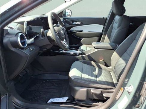 New 2026 Chevrolet Trax LT w/ Driver Confidence Package image 16