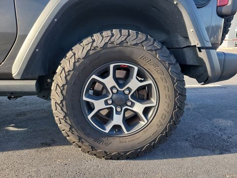 Used 2021 Jeep Wrangler Rubicon w/ Cold Weather Group image 8