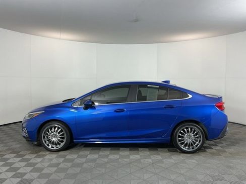 Used 2017 Chevrolet Cruze LT w/ RS Package image 8