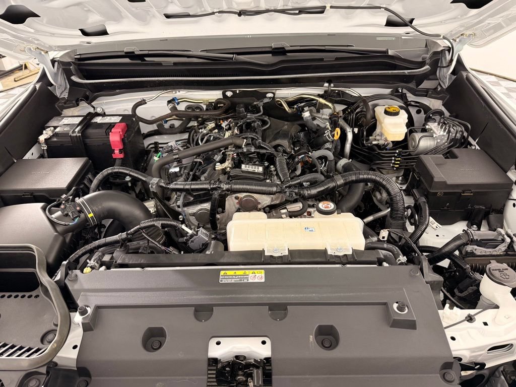 Certified 2025 Toyota Tacoma TRD Off-Road AWD/4WD image 31