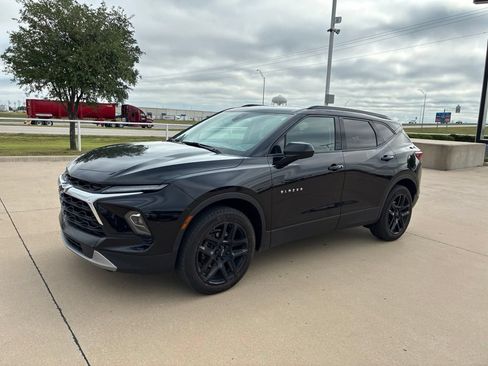 Used 2024 Chevrolet Blazer LT w/ Convenience Package FWD image 1