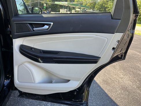 Used 2023 Ford Edge Titanium w/ Cargo Accessory Package AWD/4WD image 33