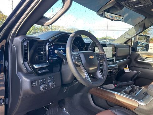 Used 2025 Chevrolet Silverado 3500 High Country w/ High Country Premium Package image 12