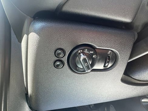 Used 2020 MINI Cooper 2-Door Hardtop FWD image 11