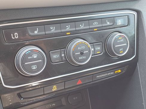 Used 2022 Volkswagen Atlas SE FWD image 19