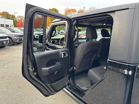 Used 2022 Jeep Gladiator Sport image 29