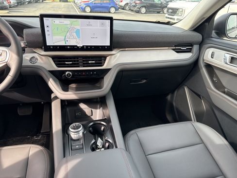 New 2026 Ford Explorer Active w/ Active Comfort Package image 10