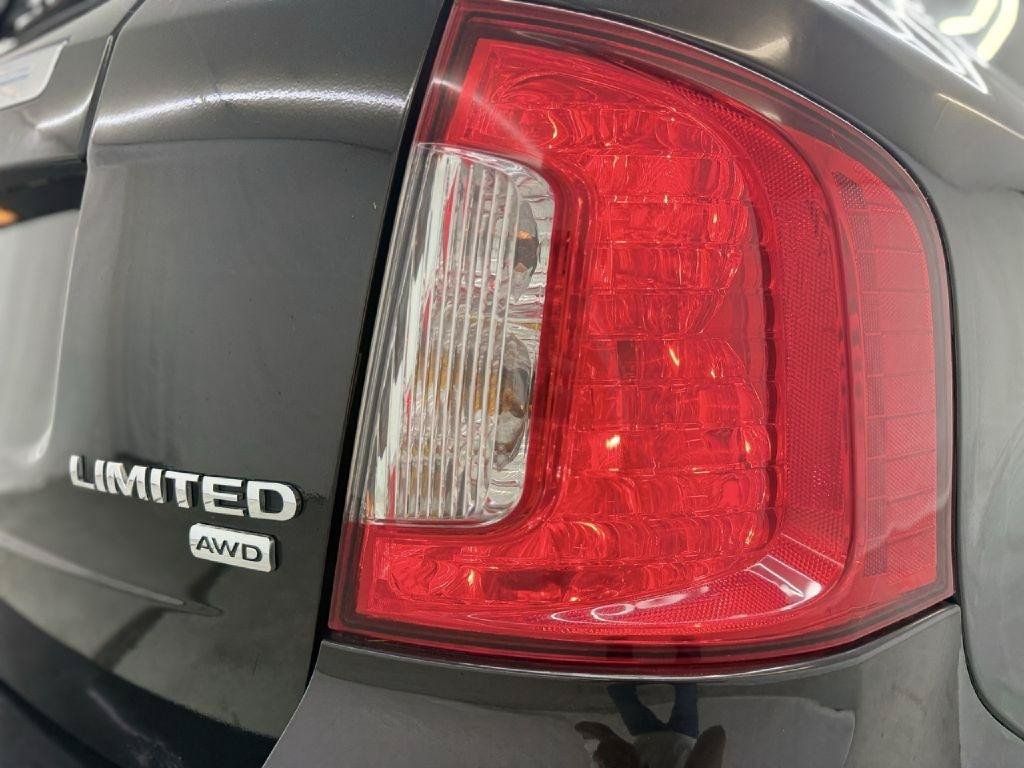 Used 2014 Ford Edge Limited w/ Equipment Group 301A AWD/4WD image 40