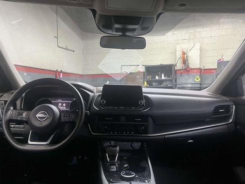 Used 2023 Nissan Rogue SV AWD/4WD image 13