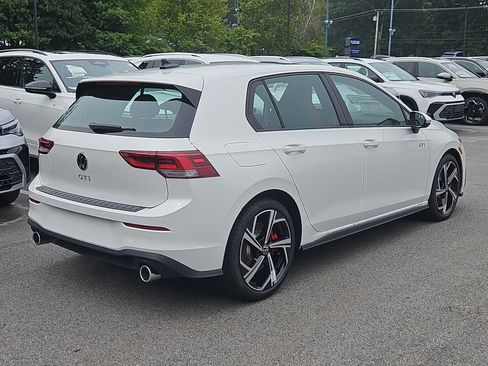 New 2025 Volkswagen GTI SE image 2