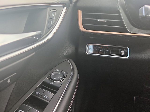 Used 2024 Buick Envision Sport Touring AWD/4WD image 23