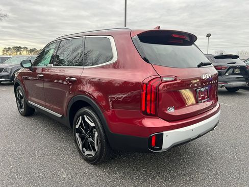 Used 2024 Kia Telluride S image 3