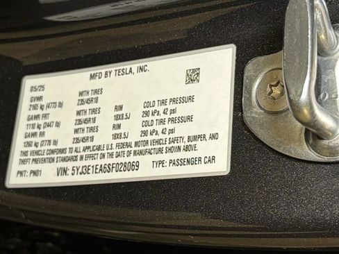 Used 2025 Tesla Model 3 Long Range RWD image 37