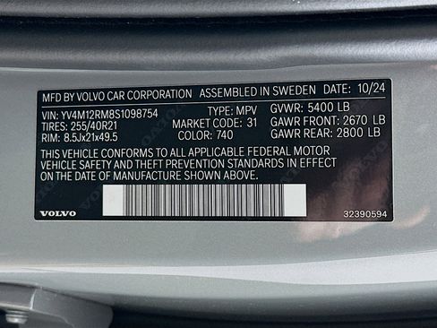 Used 2025 Volvo XC60 B5 Ultra w/ Protection Package Premier image 12