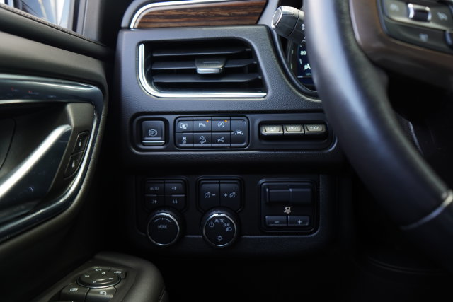 Used 2024 Chevrolet Tahoe High Country w/ Advanced Technology Package AWD/4WD image 16