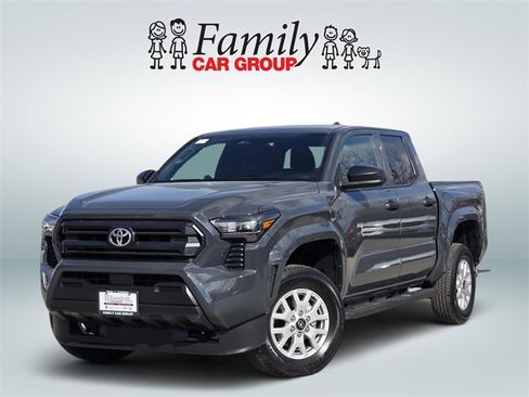 Used 2025 Toyota Tacoma SR image 1