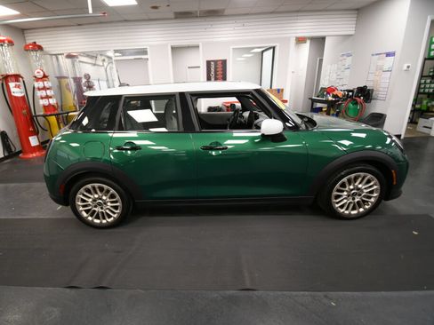 Used 2025 MINI Cooper S FWD image 9