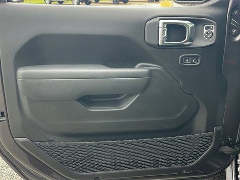 New 2025 Jeep Wrangler Unlimited Rubicon w/ Steel Bumper Group image 15