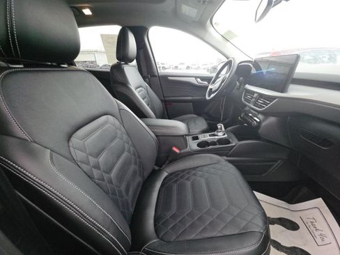 Used 2023 Ford Escape Platinum w/ Premium Technology Package AWD/4WD image 8