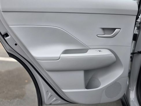 Certified 2025 Hyundai Kona SE FWD image 19