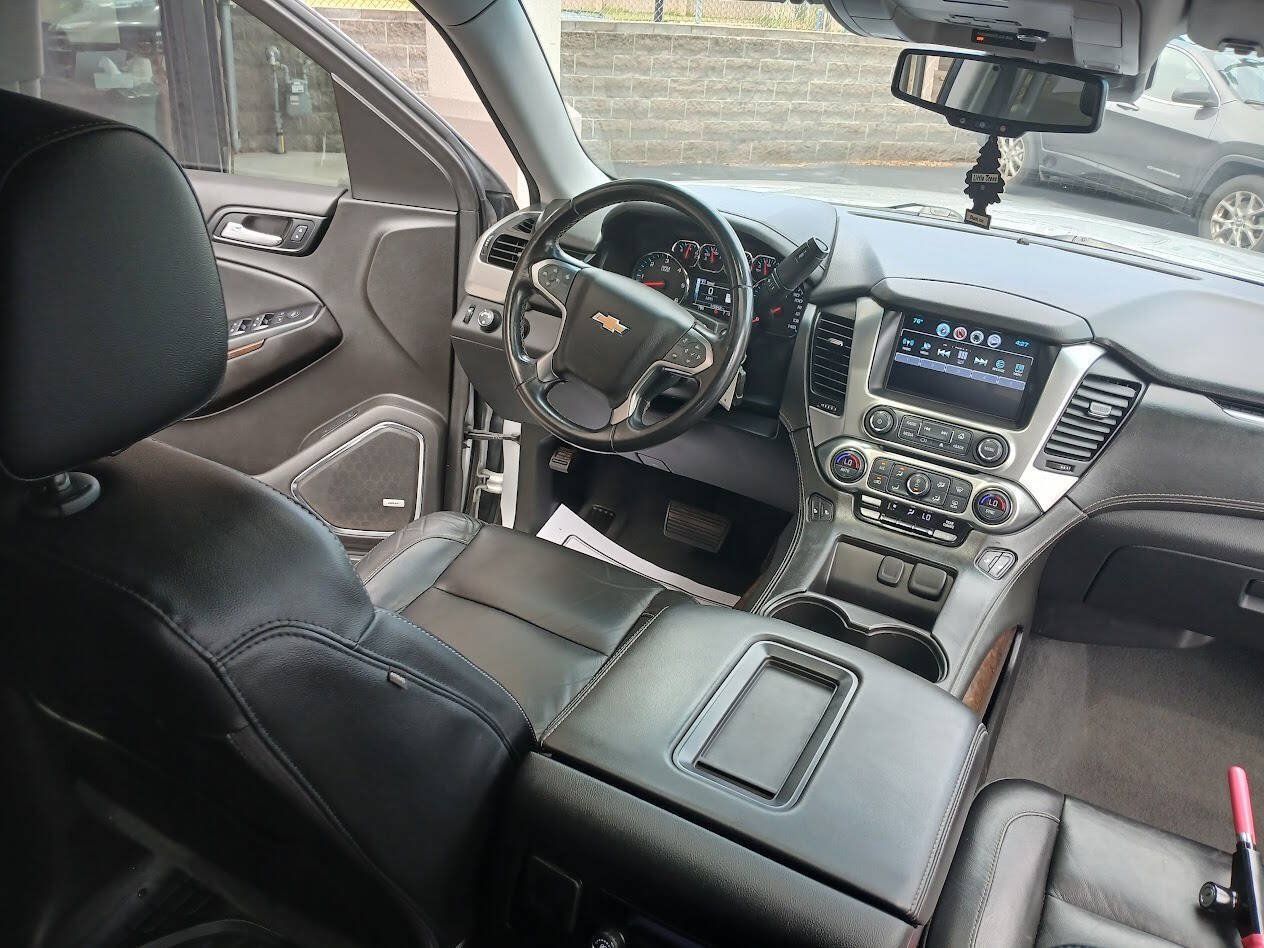 Used 2020 Chevrolet Tahoe LT w/ RST Edition AWD/4WD image 4