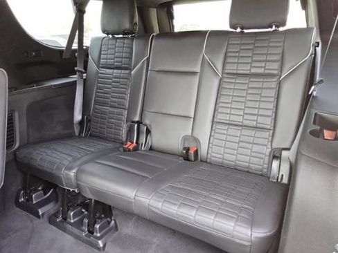 Used 2023 Cadillac Escalade ESV Sport Platinum AWD/4WD image 8
