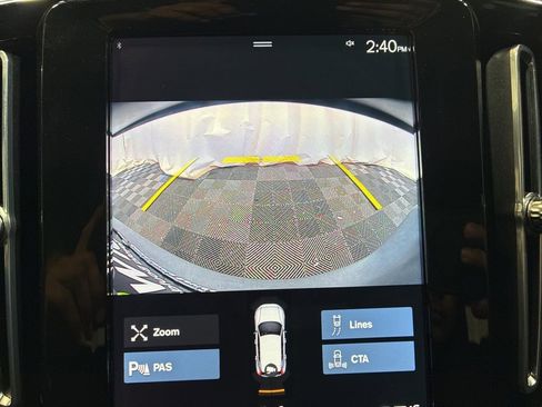 Used 2022 Volvo XC40 T5 R-Design w/ Climate Package image 32