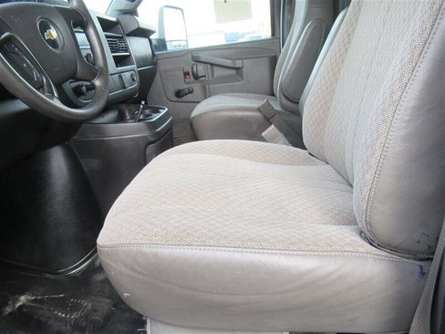 Used 2016 Chevrolet Express 3500 image 20