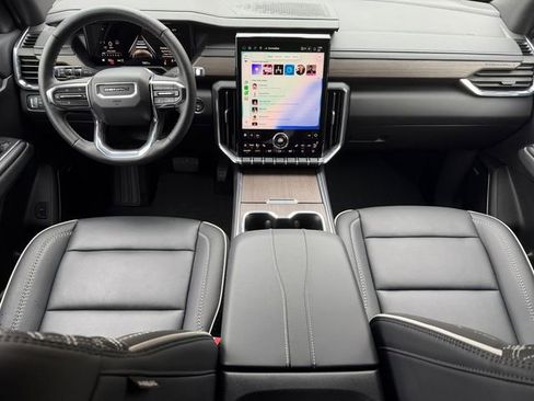 Used 2025 GMC Acadia Denali image 10