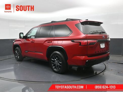 Used 2023 Toyota Sequoia Platinum AWD/4WD image 8