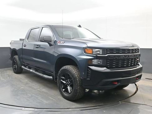 Used 2021 Chevrolet Silverado 1500 Custom Trail Boss w/ LPO, Dark Essentials Package AWD/4WD image 2
