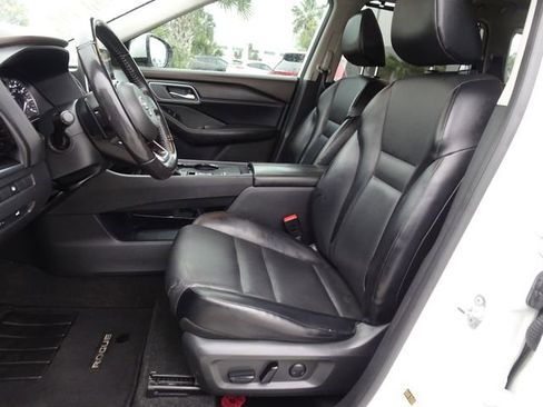 Used 2021 Nissan Rogue SV w/ Premium Package FWD image 7