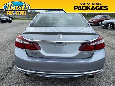 Used 2017 Honda Accord Touring image 5