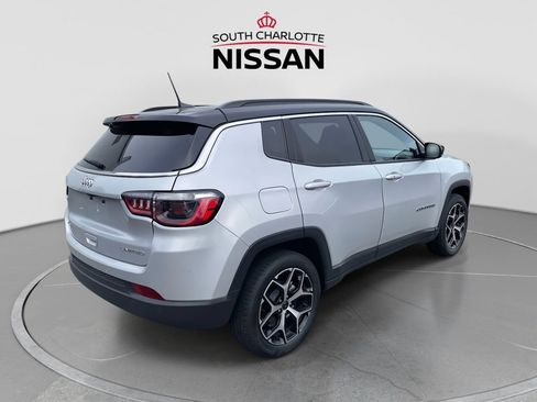 Used 2025 Jeep Compass Limited AWD/4WD image 6