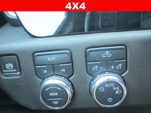 Used 2024 GMC Sierra 1500 SLE w/ Max Trailering Package image 28