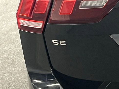 Certified 2023 Volkswagen Tiguan SE R-Line FWD image 35