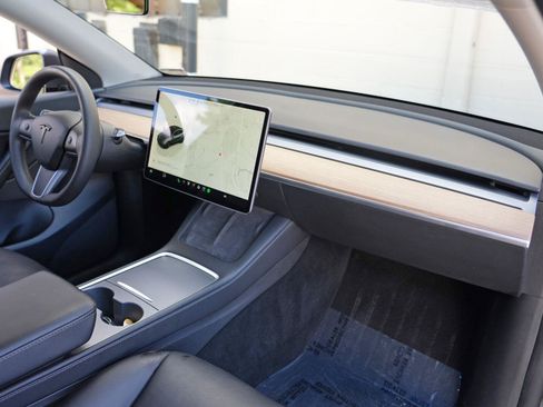 Used 2022 Tesla Model Y Long Range AWD/4WD image 14