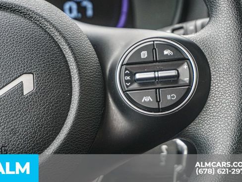 Used 2025 Kia Soul LX w/ LX Technology Package FWD image 30