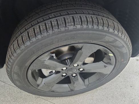 New 2025 Jeep Grand Cherokee L Limited w/ Black Appearance Package image 35