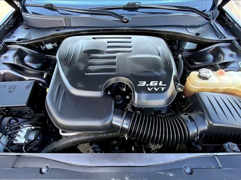 Used 2021 Chrysler 300 Touring image 31