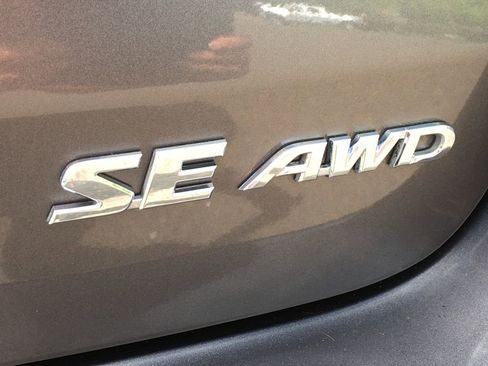 Used 2017 Toyota Highlander SE AWD/4WD image 6