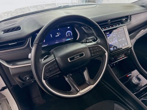 Used 2022 Jeep Grand Cherokee Altitude image 23