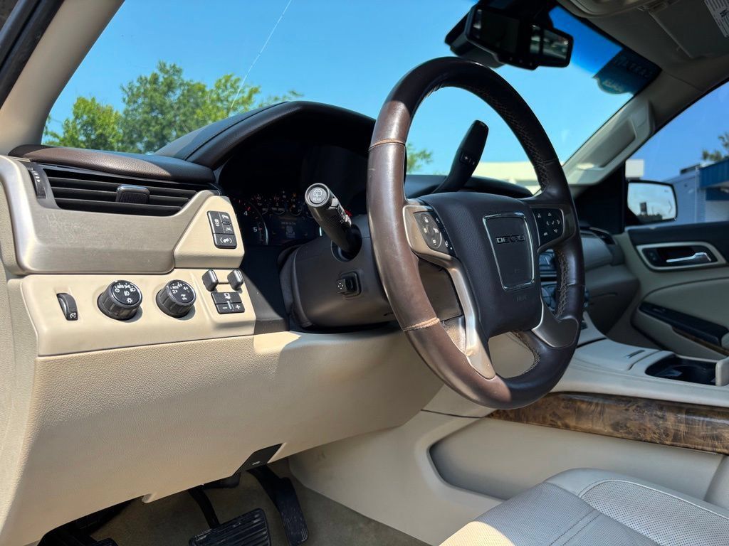 Used 2016 GMC Yukon Denali w/ Open Road Package AWD/4WD image 12