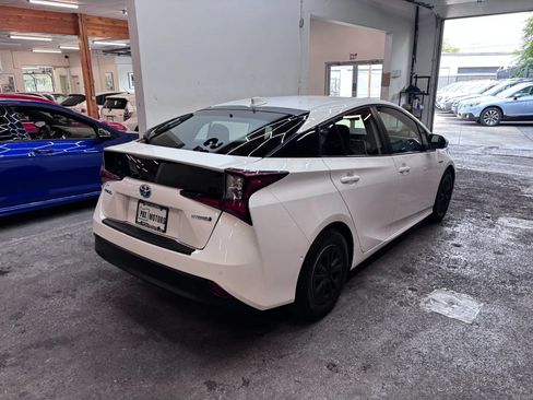 Used 2022 Toyota Prius LE FWD image 5