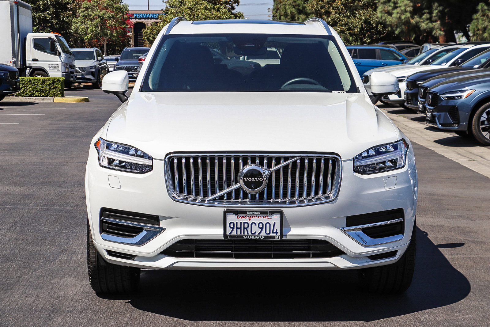 Used 2023 Volvo XC90 T8 Plus AWD/4WD image 2