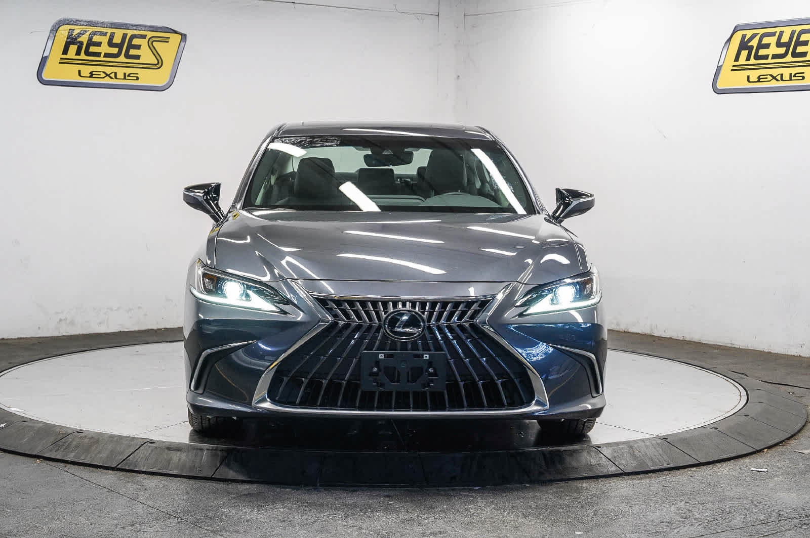 Used 2025 Lexus ES 350 w/ Accessory Package (Z2) FWD image 17