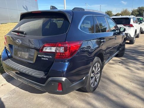 Used 2018 Subaru Outback 3.6R Touring image 3
