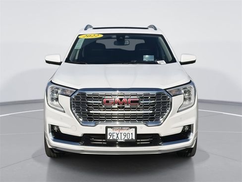 Used 2022 GMC Terrain Denali w/ Denali Premium Package image 2
