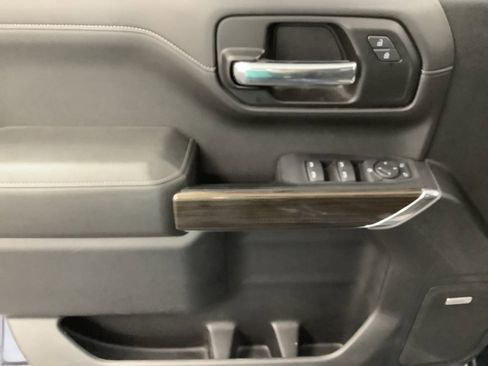 Used 2019 Chevrolet Silverado 1500 RST image 9