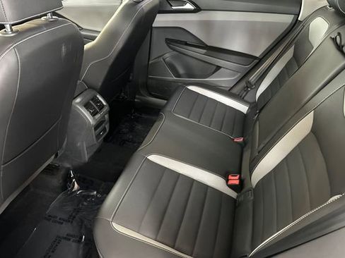 Used 2023 Volkswagen Taos SEL image 15